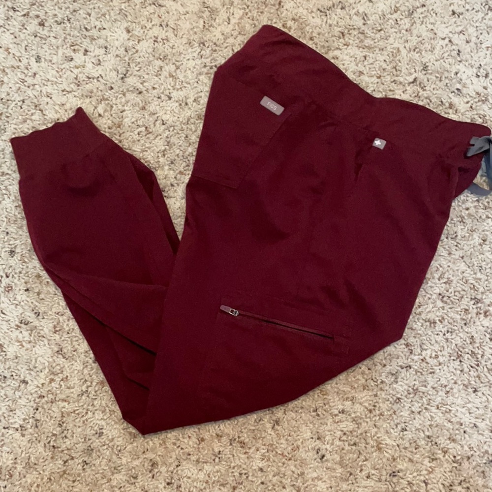 Burgundy FIGS jogger MP